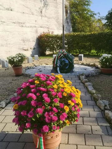 Monumento ai Caduti senza c...